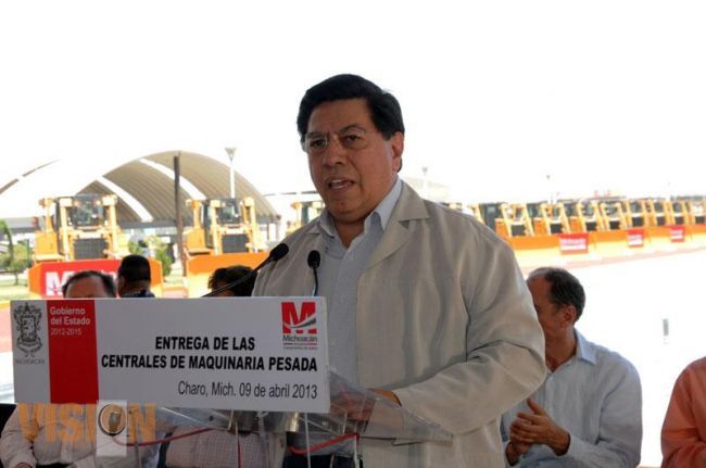 Gobierno del Estado entrega 15 Centrales de Maquinaria Pesada para apoyo del Campo Michoacano