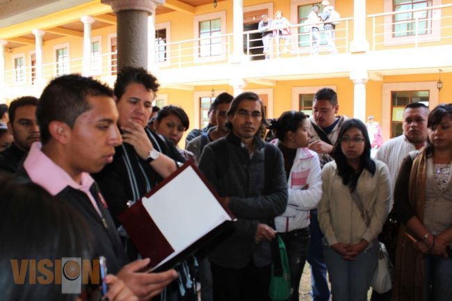 Alumnos de la UIIM presentan exposición 