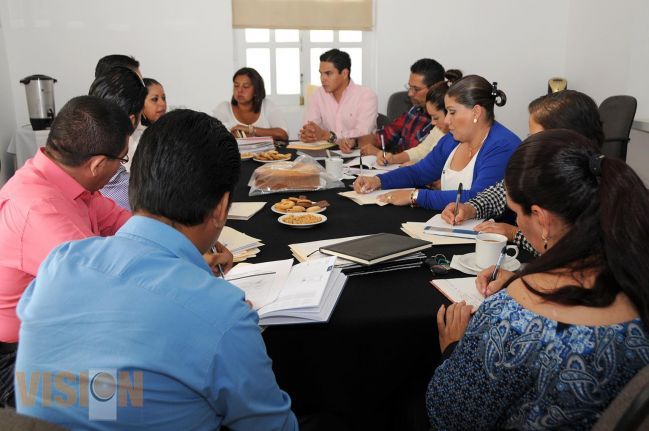 Realizan reunión con enlaces regionales del Sistema DIF
