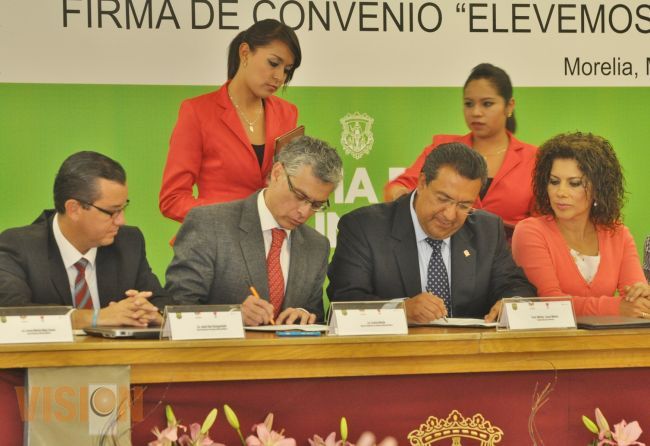 Ayuntamiento de Morelia y Microfost  signan convenio.