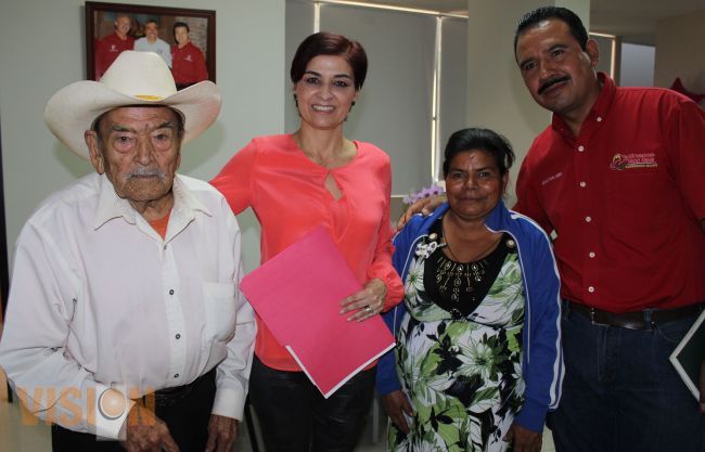 Ana Luisa Cervantes da certeza jurídica a persona de escasos recursos