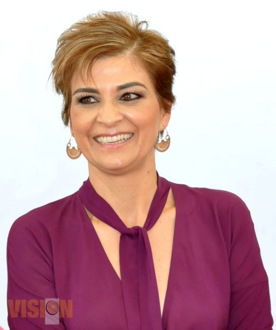 Gestiona la señora Ana Luisa Cervantes ante DIF estatal, programa de operación de cataras