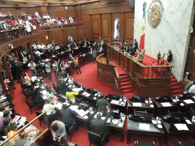 Turnan a Comisiones de Gobernación y Puntos Constitucionales solicitud de licencia del Gobernador.