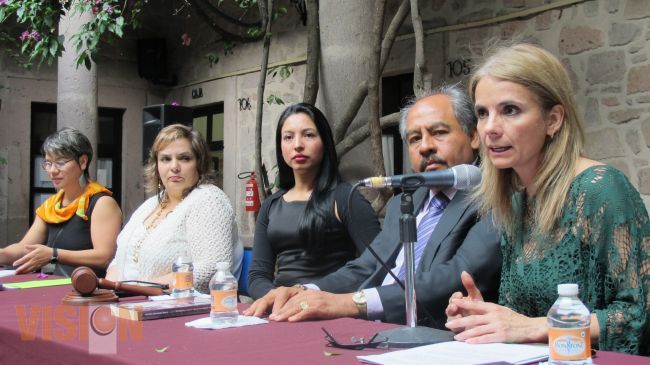 Presentan la obra 