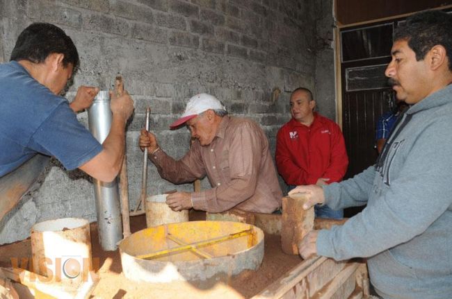 Capacita Sepsol en elaboración de estufas Lorena