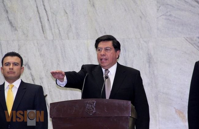 Rinde protesta Jesús Reyna como Gobernador interino de Michoacán 