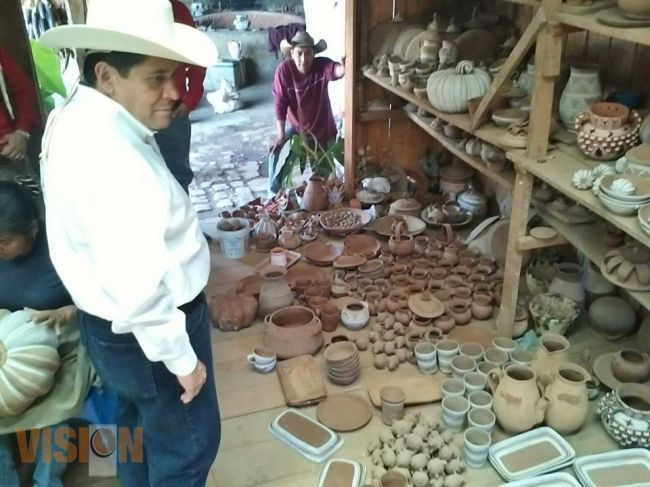 CASART brinda capacitación y entrega Créditos a los Artesanos de Patamban. 