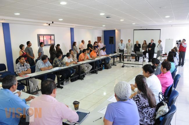 Brindan capacitación a directivos del CECyTEM.