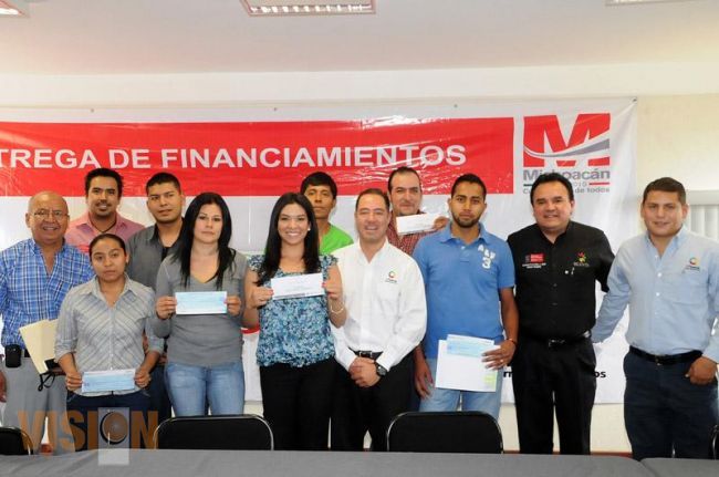 SEJOVEN y SI FINANCIA entregan apoyo a 200 jóvenes emprendedores.