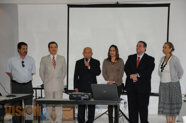 Brindan capacitación a directivos del CECyTEM