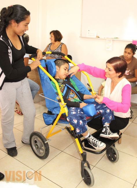 DIF Uruapan intensifica entrega de apoyos a sectores vulnerables