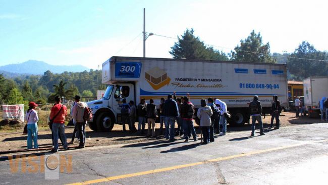 Secuestran y resguardan 17 vehículos en Turícuaro