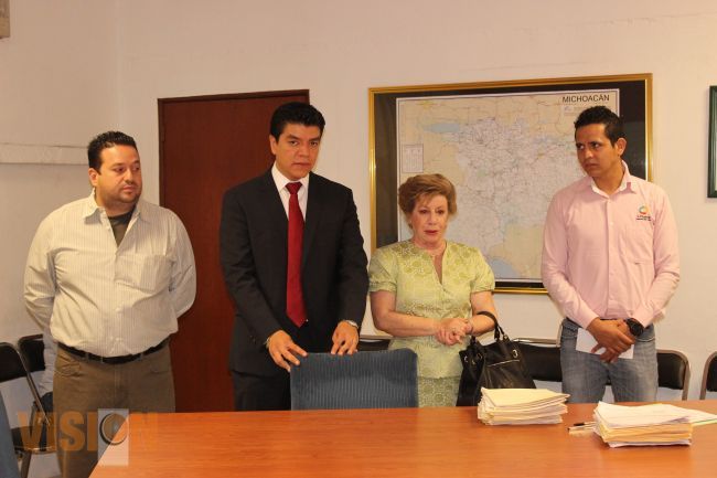 Entregan créditos a microempresarios de Uruapan