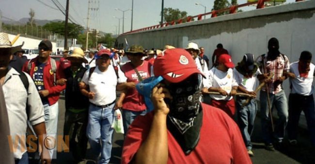 Retienen salarios a mil 100 maestros de Guerrero