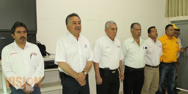 Capacitan a brigadas voluntarias de incendio forestales