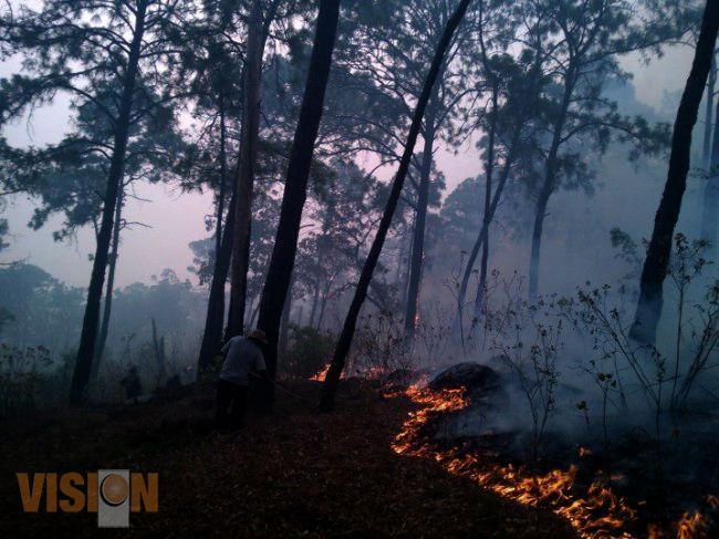 Tacátzcuaro de luto; dan  adiós a los combatientes