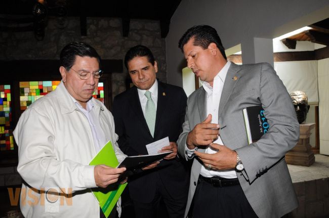 Encuentro a favor de Michoacán entre Silvano Aureoles Conejo y Jesús Reyna García