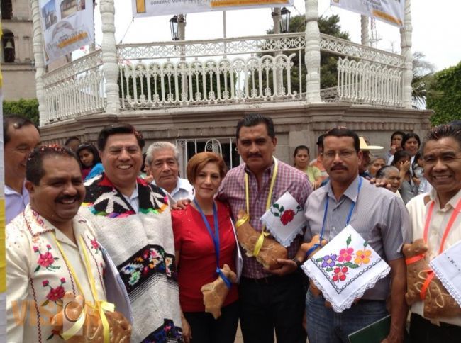UN ÉXITO GIRA DEL GOBERNADOR REYNA EN TINGAMBATO
