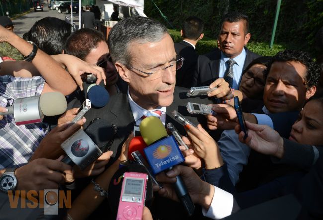 Pasemos de una democracia representativa a participativa: Morfín