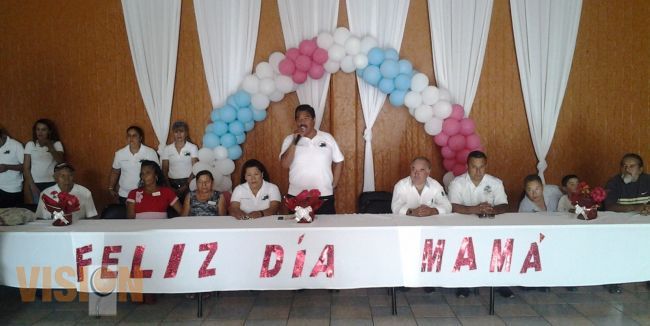 Casa de Gestión agazaja a las madres uruapenses
