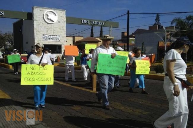 Se establecen mesas de trabajo para buscar solución de al conflicto con la Coca Cola