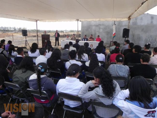 Construye Cecytem plantel de Zináparo