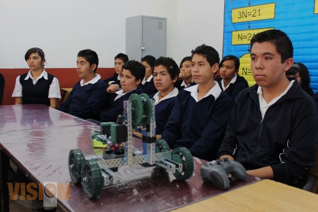 Proyecto Robot genera interés por la ciencia entre jóvenes de Educación Básica