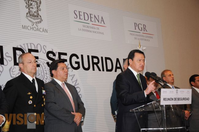 Osorio Chong: La Federación no saldrá de Michoacán hasta garantizar la paz