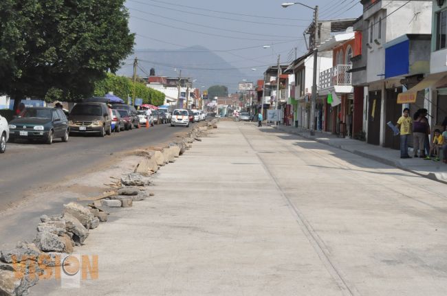 Avance del 80 por ciento presenta pavimentación de Avenida Estocolmo