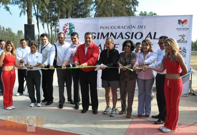 Inauguran gimnasios al aire libre en beneficio de los Morelianos.