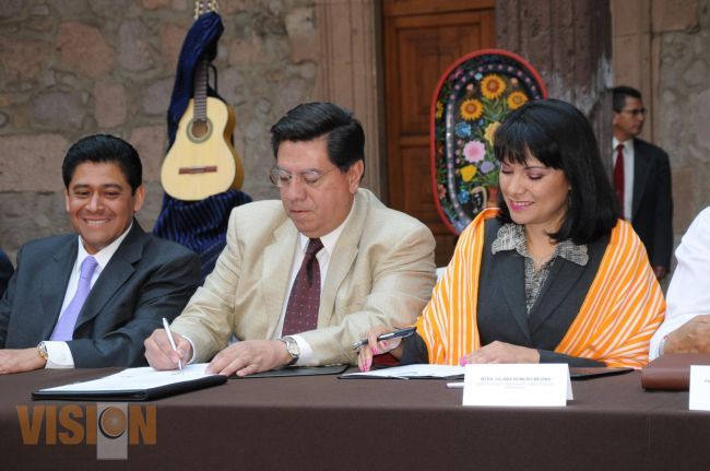 Continuarán fluyendo apoyos económicos para los artesanos michoacanos: Jesús Reyna 