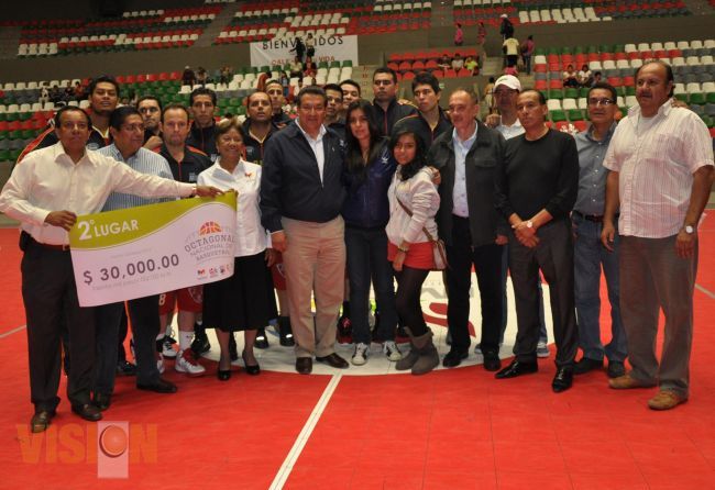 El Presidente Wilfrido Lazaro clausura Copa Nacional de Basquet Bol