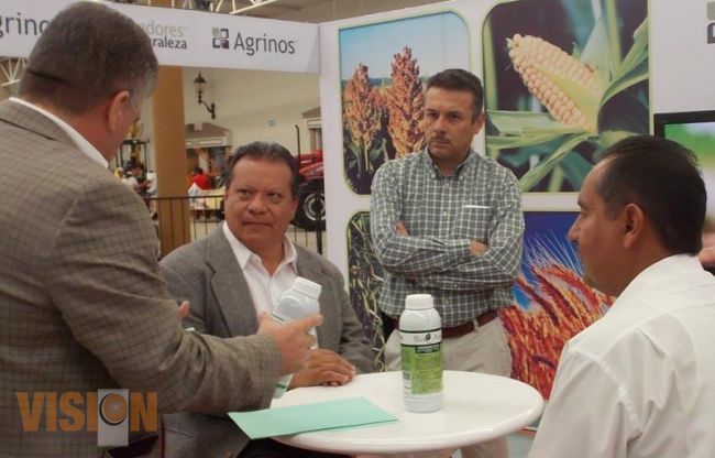 Entrega gobierno estatal semilla mejorada y fertilizantes 