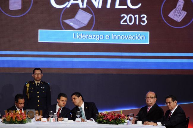 Silvano Aureoles asiste a la inauguración de la Expo CANITEC 