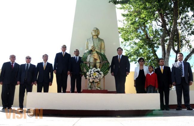 Asiste el Gobernador a aniversario luctuoso de Melchor Ocampo en Maravatío.