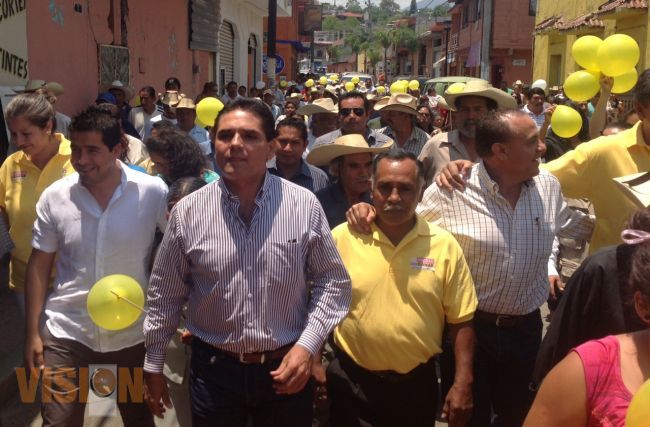 Reconocen michoacanos labor de gestión de Silvano Aureoles