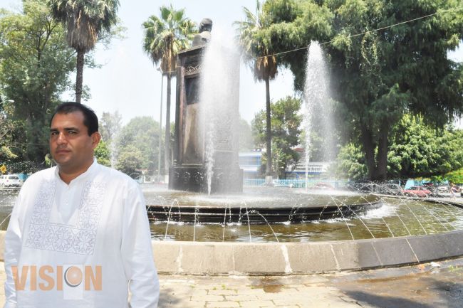 DAN MANTENIMIENTO A FONDO A GLORIETA DEL PASEO LÁZARO CÁRDENAS Y CALLE NIZA
