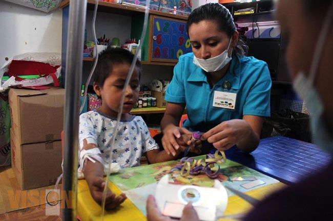 Niños hospitalizados continúan con sus estudios desde el hospital 