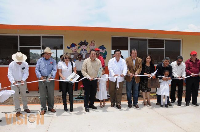 Asegura Jesús Reyna que el compromiso por la eduación es permanente 