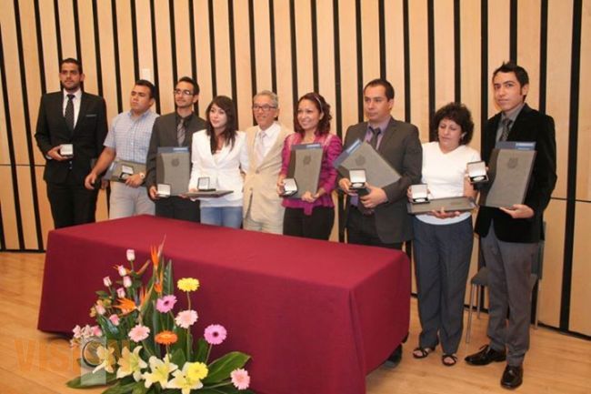 Reconocen a nicolaitas con el Premio Ceneval al Desempeño de Excelencia. 