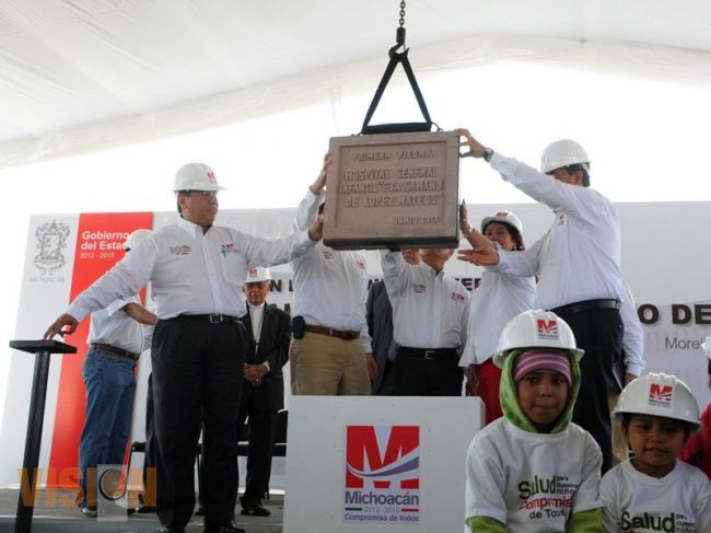Colocan primera piedra del nuevo Hospital Infantil en Morelia.