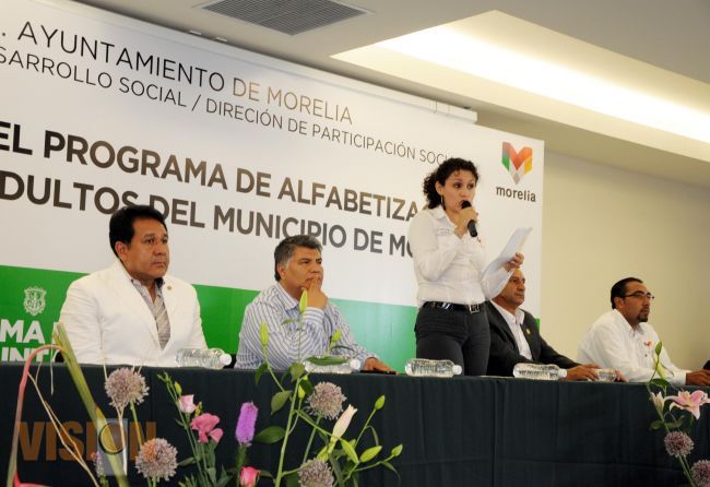 Concluyen programa de alfabetización para adultos mayores