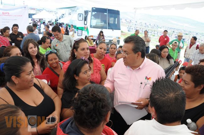 Ayuntamiento acerca sus Servicios al Fraccionamiento Misión del Valle.