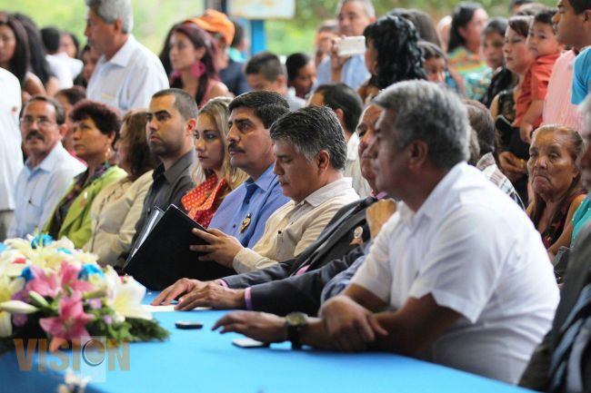 Asiste titular de la SEE a Ceremonia de clausura de jovenes normalistas
