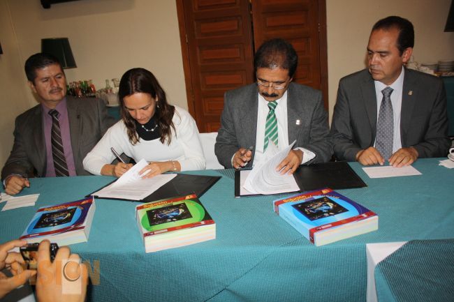 Cobaem y Editorial Anglo firman convenio de colaboración