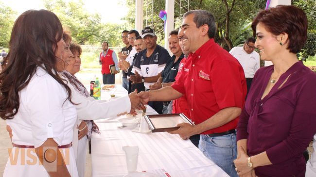 Supervisó Aldo Macías avance en construcción de cancha de usos múltiples a jubilados y pensionados 