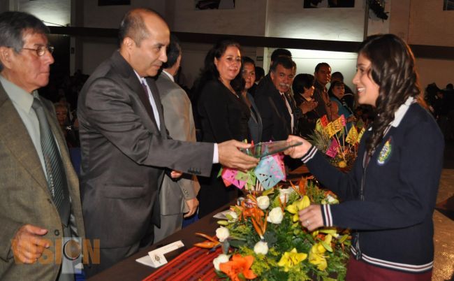 Fue clausurado ciclo escolar 2012-2013 en la ESFU 1