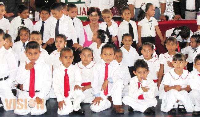 Ana Luisa Cervantes clausuró el ciclo escolar de los Centros de asistencia infantil comunitarios de
