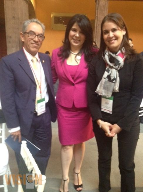 Asiste el rector Jara Guerrero al reconocimiento a becarios de la Comexus