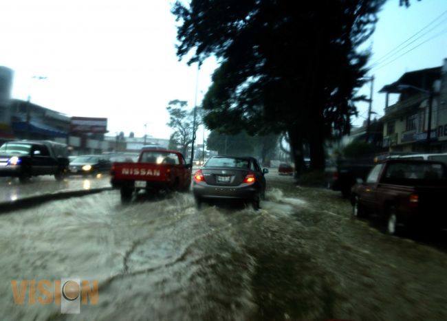 Borrasca; Lluvia, granizo, deslaves e inundaciones